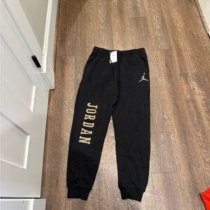 Jordan joggers NWT size medium